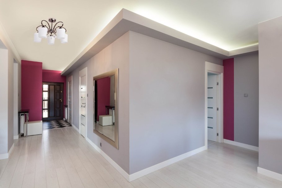 Покрасить стены в прихожей