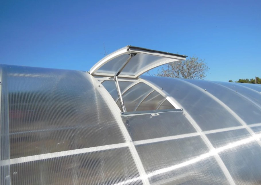 Форточка для теплицы из поликарбоната