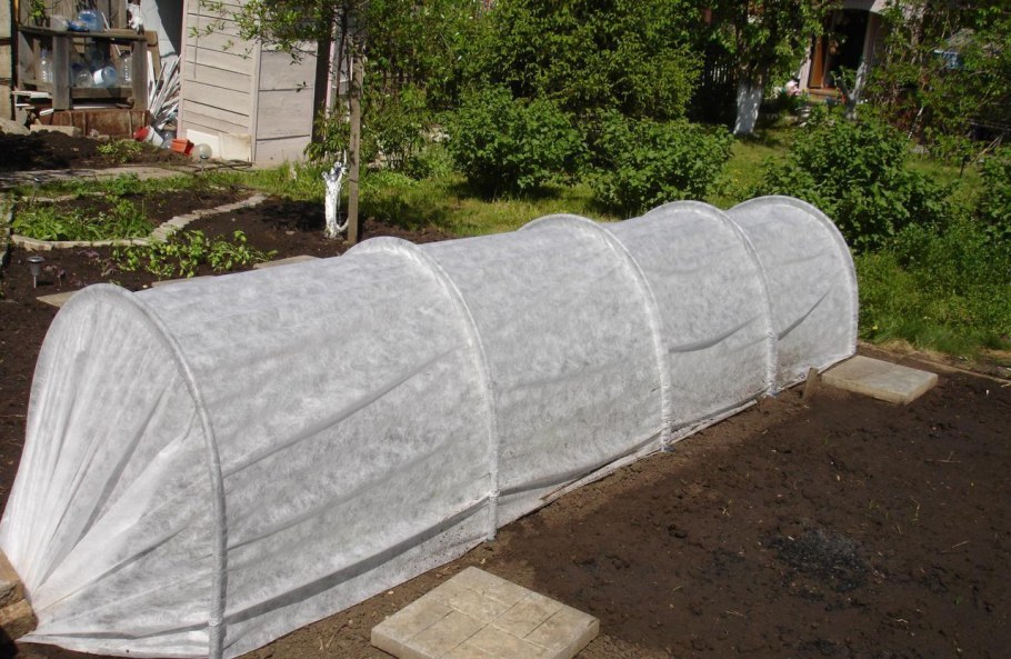 Парник «Боровик» 4м х 1,0 х 0,80 с укрывным материалом