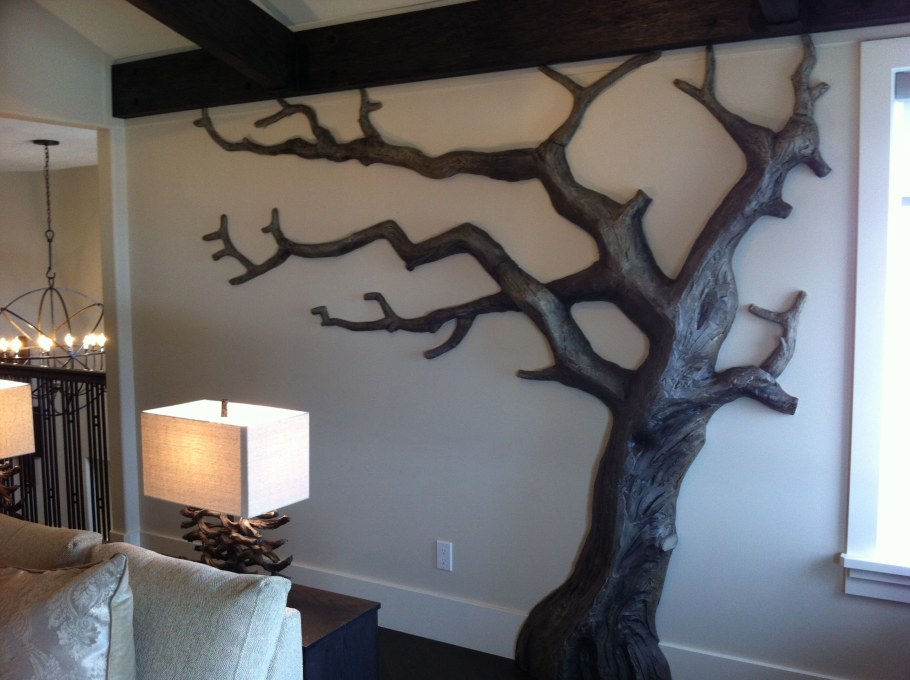 Ствол дерева в интерьере