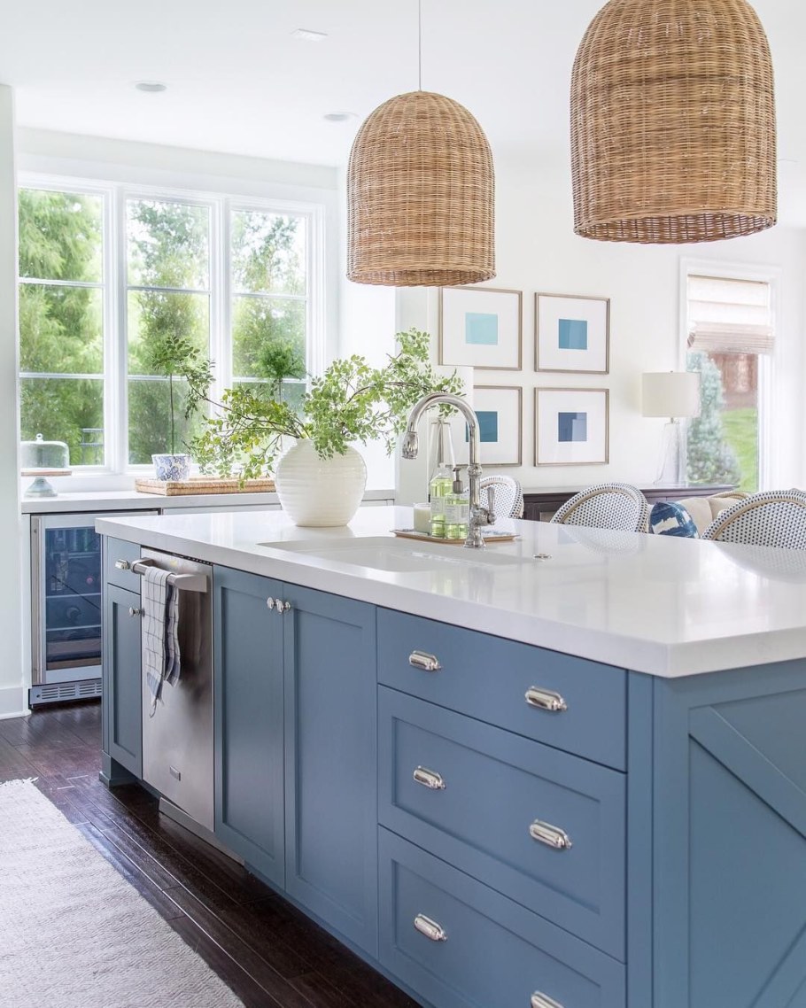 Голубые кухни