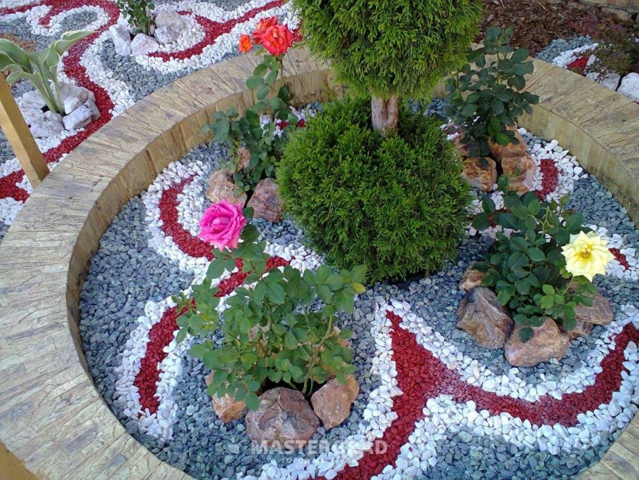 Украсить клумбу камнями