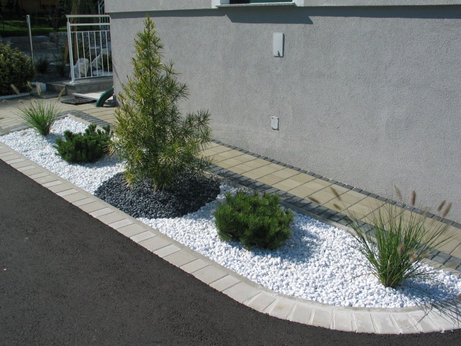 Мульчирование туи гравием