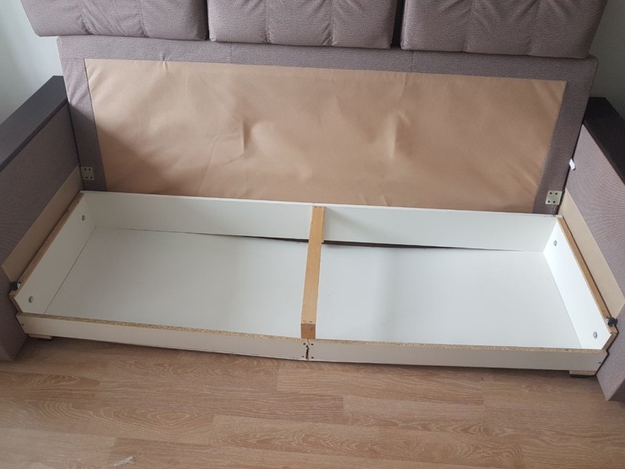 Диван с ящиками