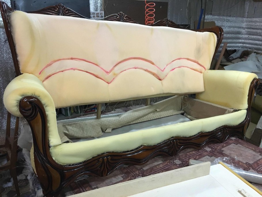 Обтянуть диван