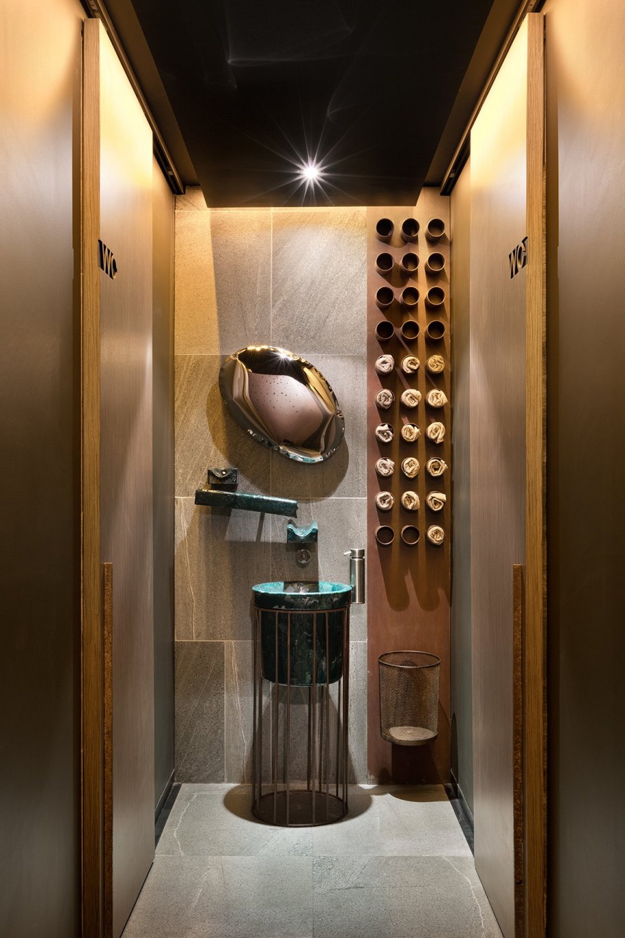 Туалетная комната в ресторане