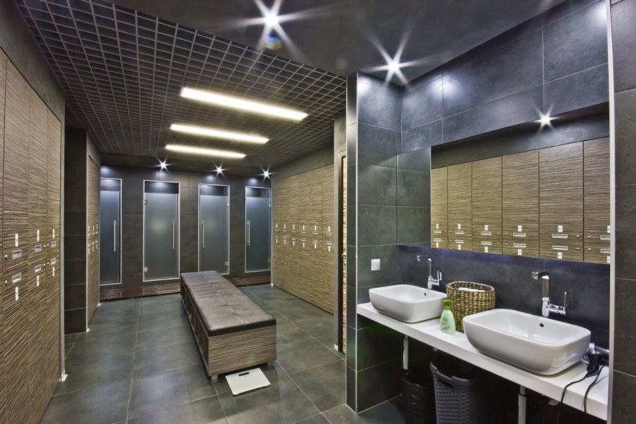 Интерьер общественного санузла