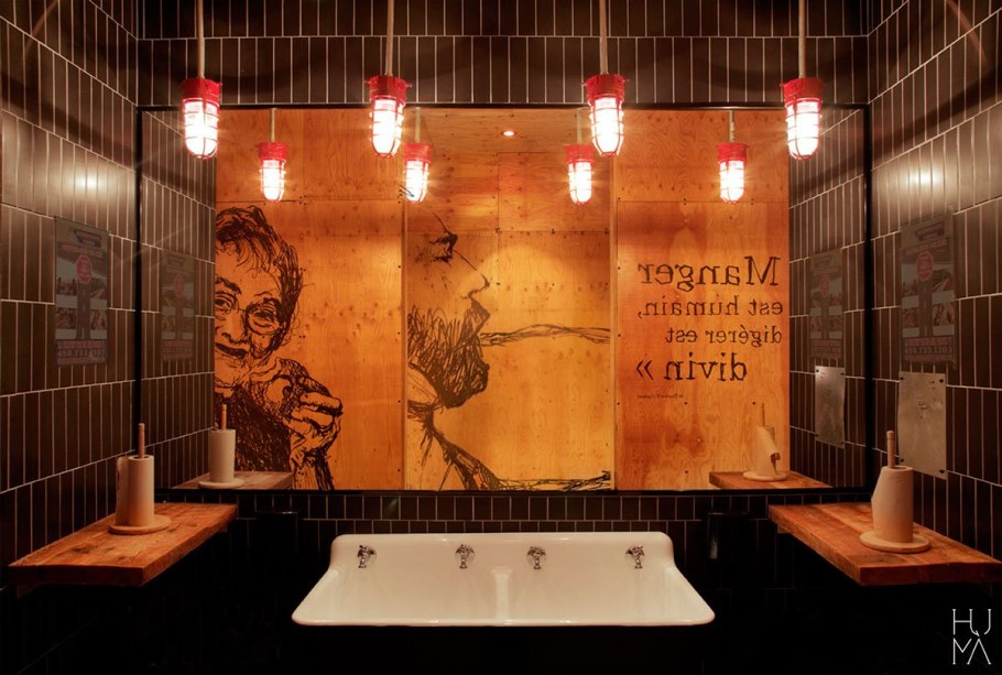 Туалет в кафе