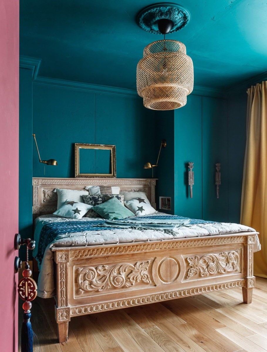 Спальня в бирюзовых тонах