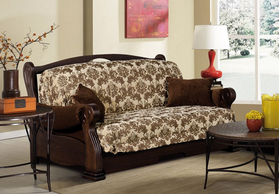 Диван и кресло с деревянными подлокотниками