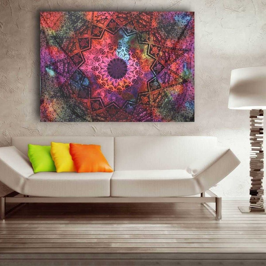 Ковер на стене в современном интерьере