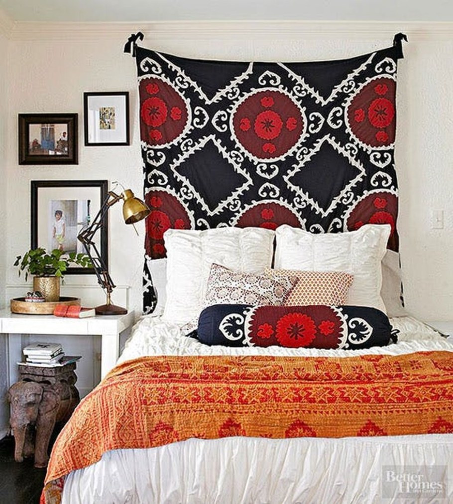 Украшение изголовья кровати