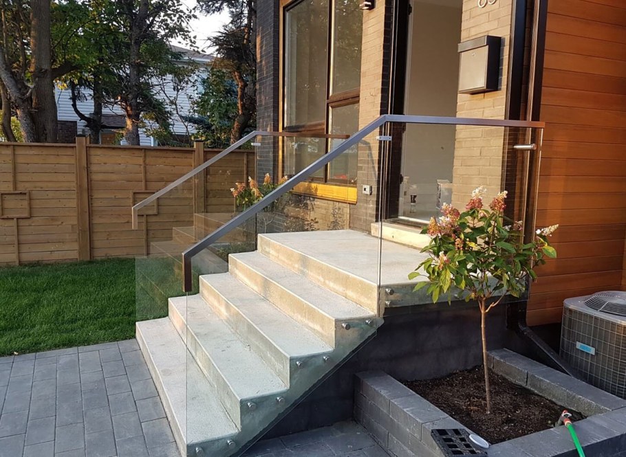 Входная лестница в частный дом