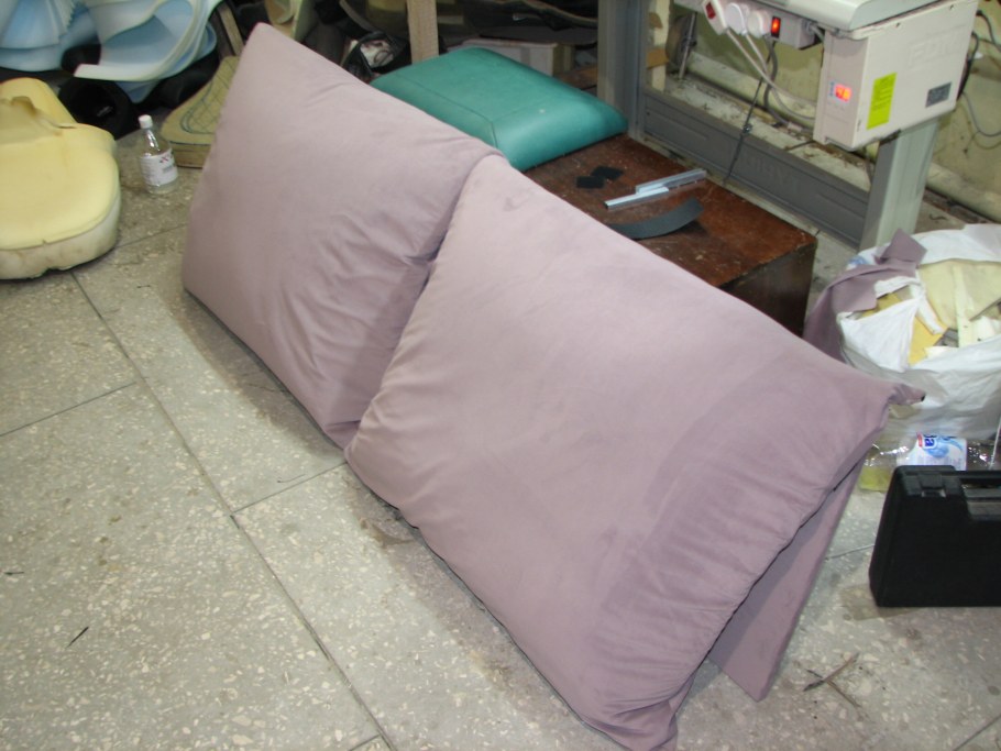 Способы обтягивания тканью кровать