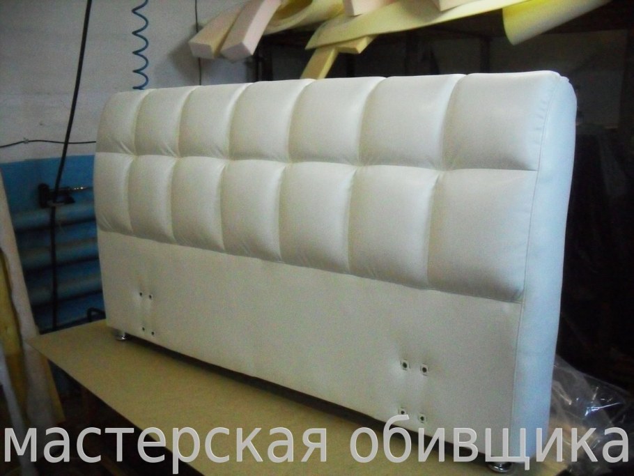 Обшивка спинки кровати