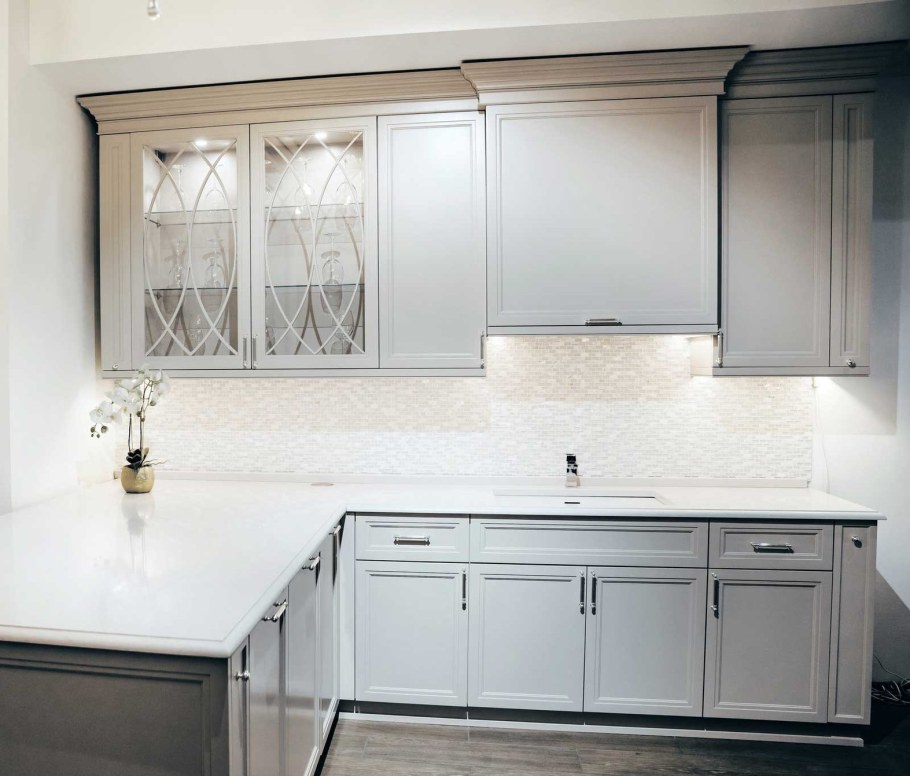 Белая кухня Неоклассика Неоклассика белая кухня