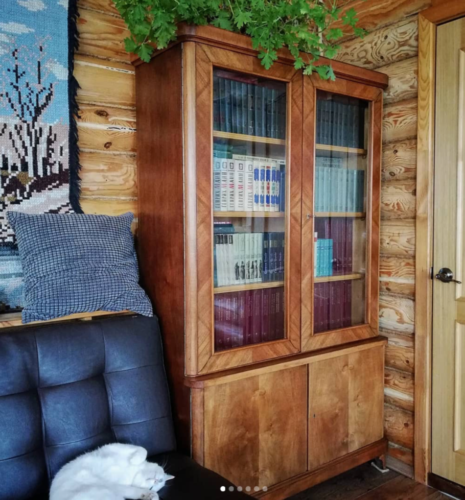 Старый шкаф