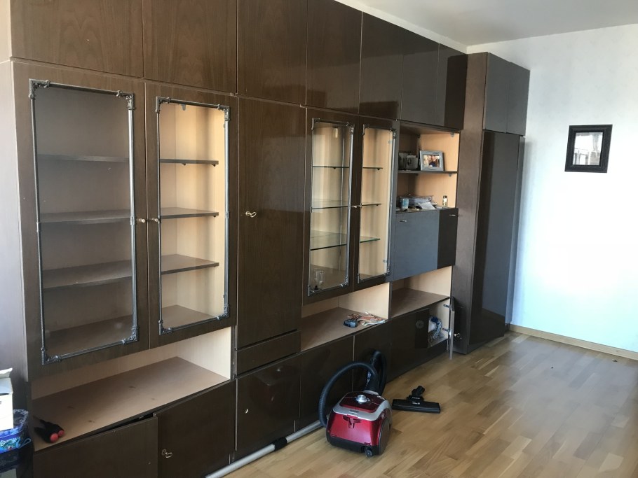 Советская стенка в современном интерьере