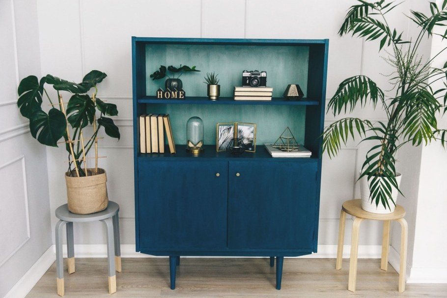 Сервант витрина Хельга 4.4