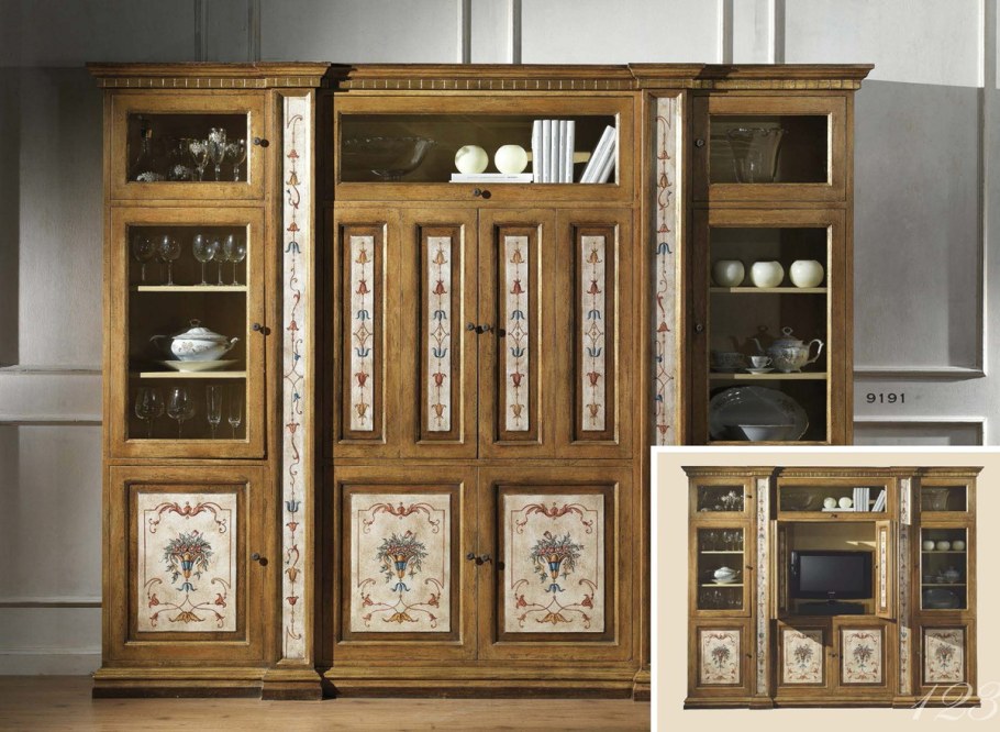 Старый шкаф