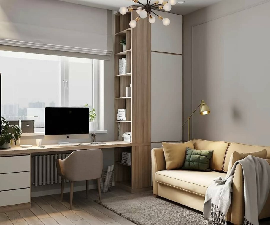 Письменный стол у окна