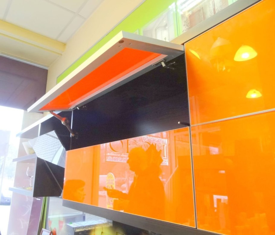 Стеклянный фасад в алюминиевой рамке