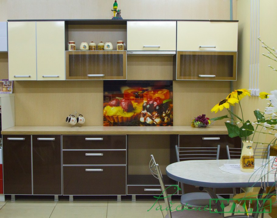 Фасады в алюминиевой рамке для кухни