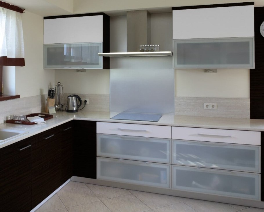 Стеклянный фасад в алюминиевой рамке