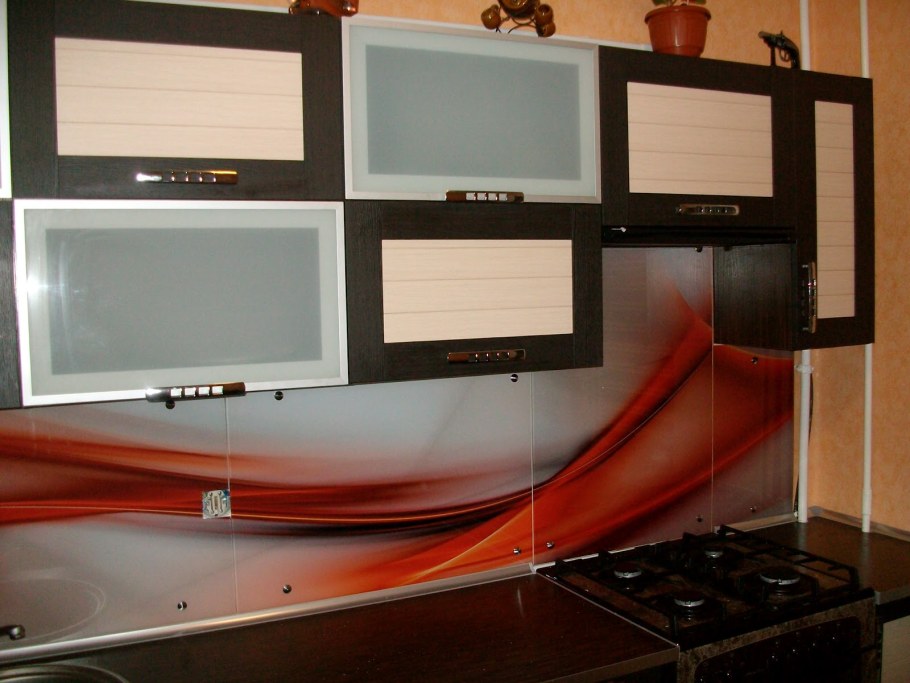 Фасад в алюминиевой рамке со стеклом