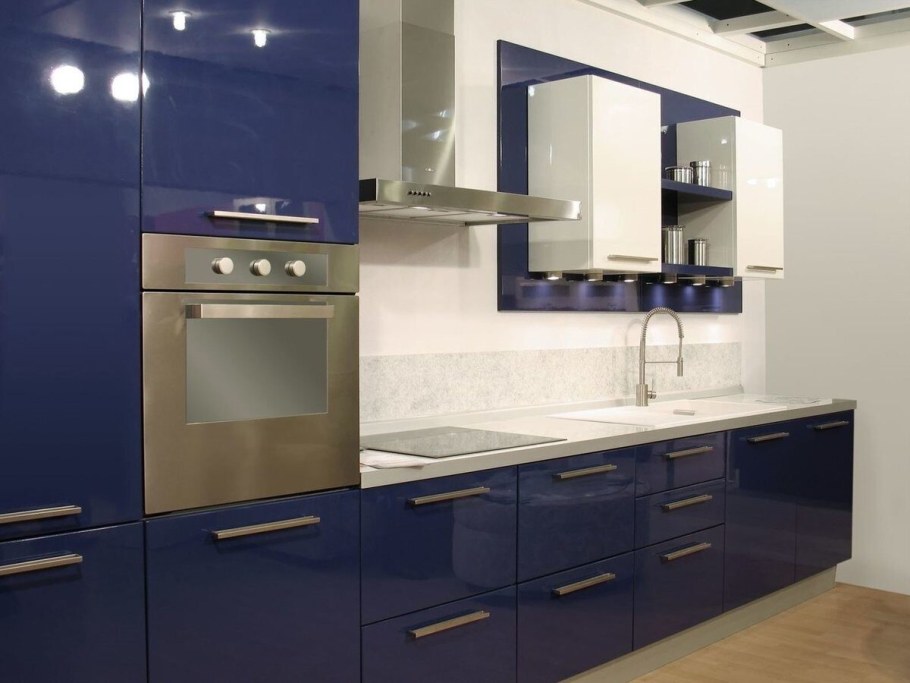 Синие кухни