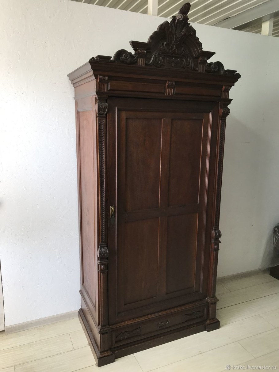 Платяной шкаф 19 век