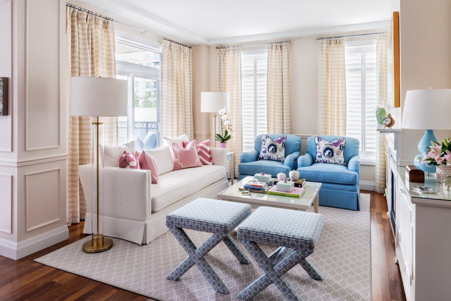 Гостиная в пастельных тонах в современном стиле
