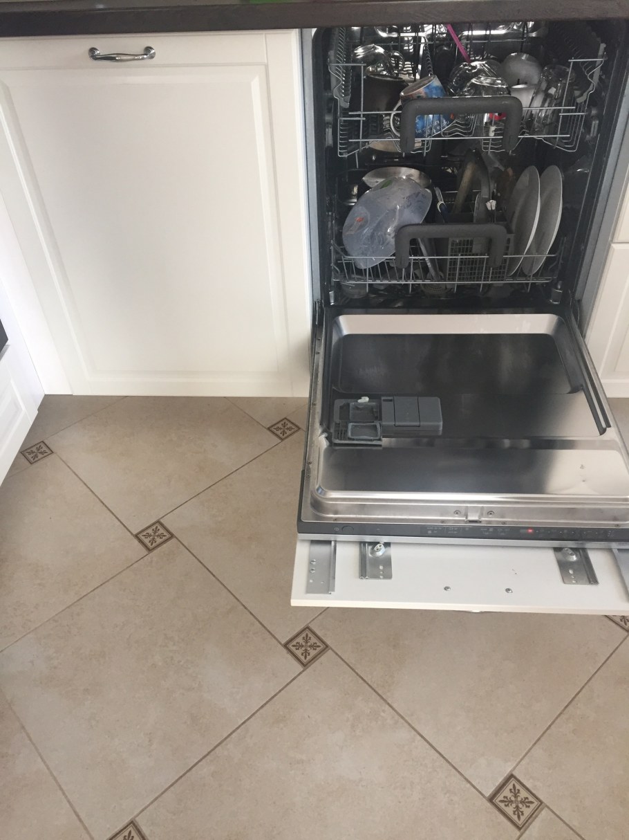 Встраиваемая посудомоечная машина Gorenje 45 вид сзади