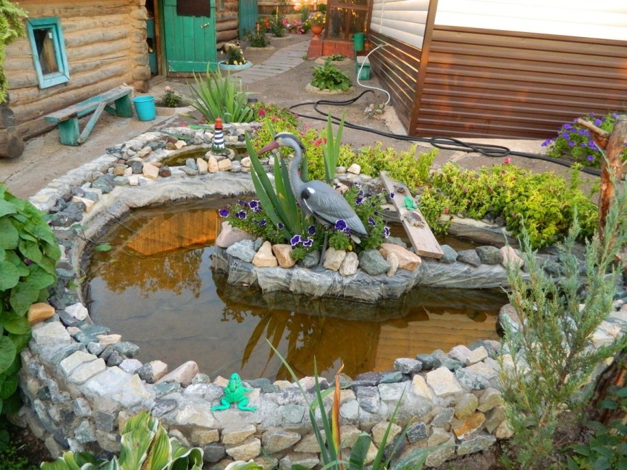 Украшение дачного пруда