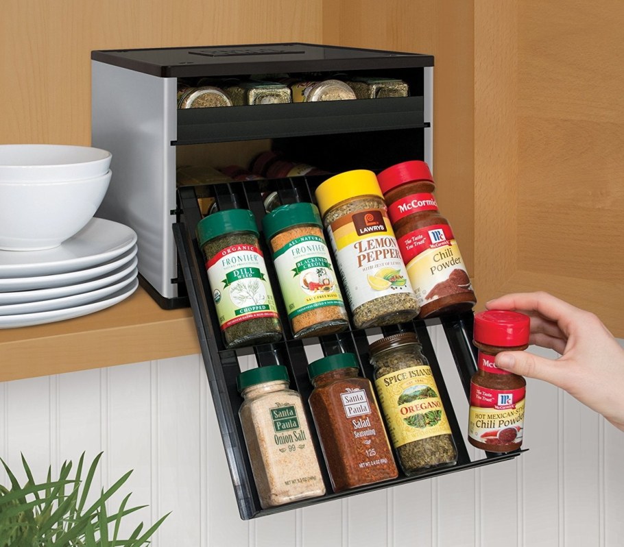 Выдвигающаяся полочка для специй