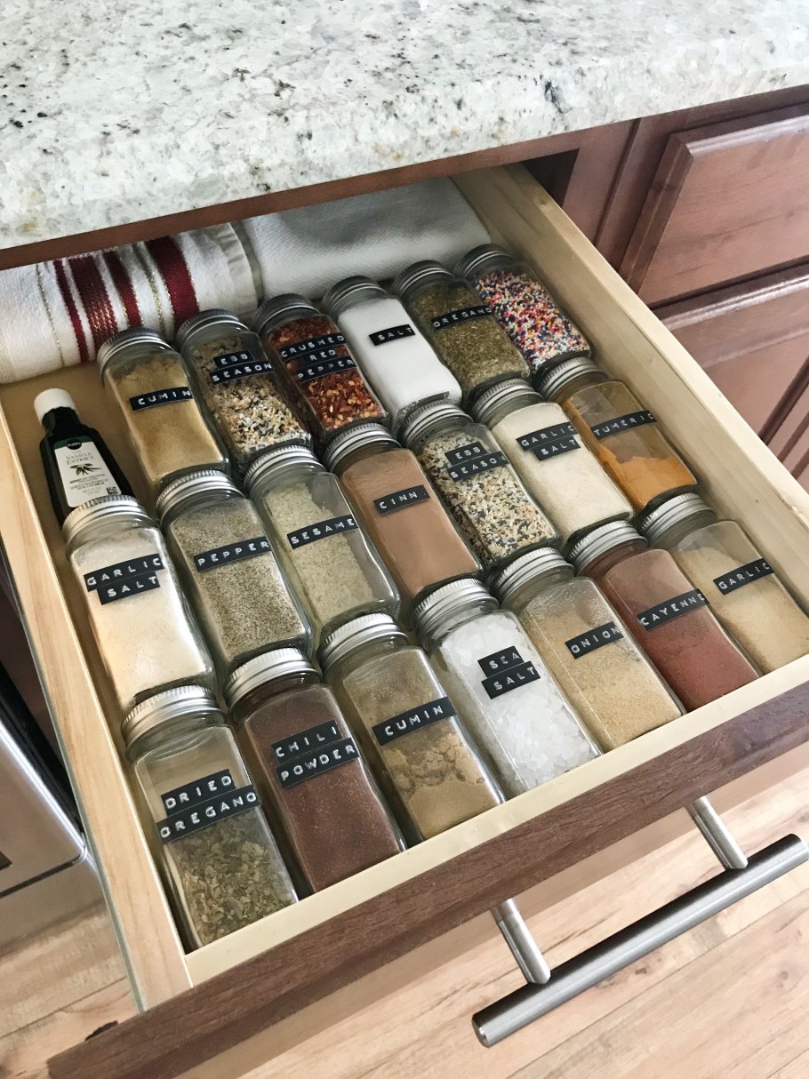 Хранение специй в ящике
