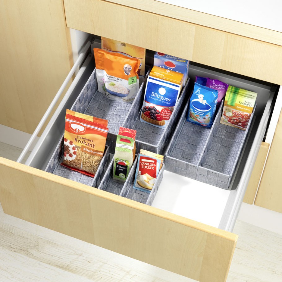 Хранение в ящиках на кухне