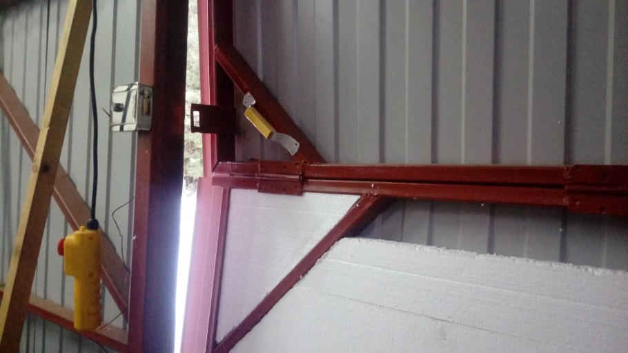 Подъемные секционные ворота гармошкой