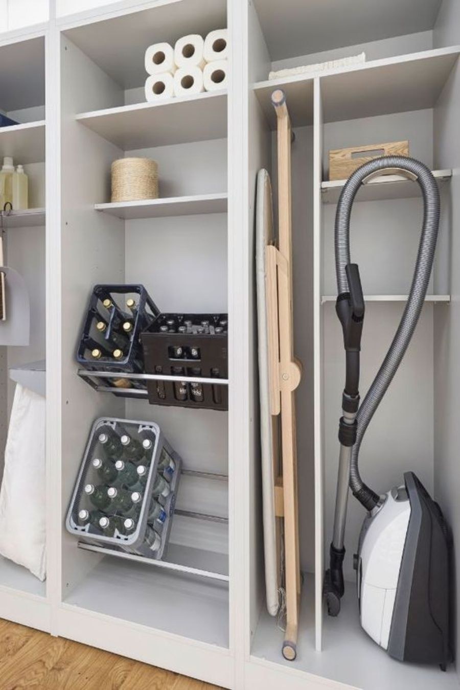 Место для хранения пылесоса