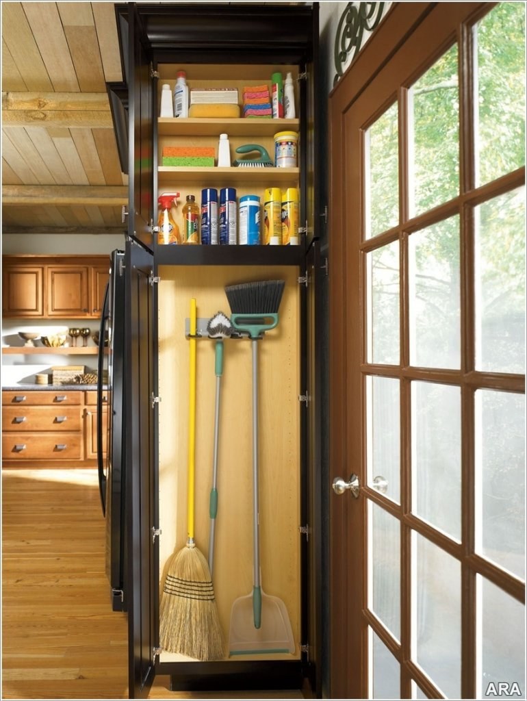 Шкаф хозяйственный ШМС-6.18