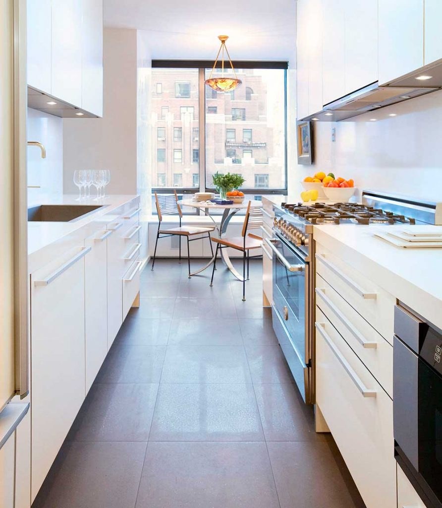 Длинная узкая кухня 9кв