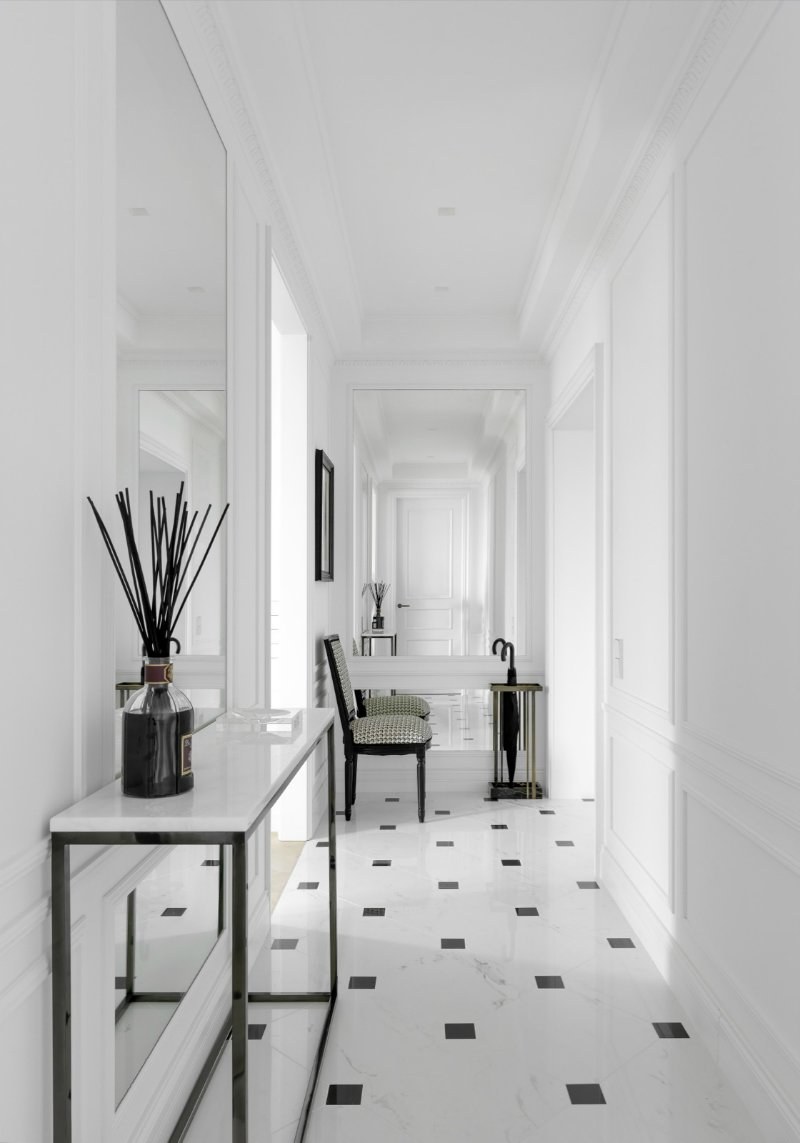 Черно белая плитка в прихожей