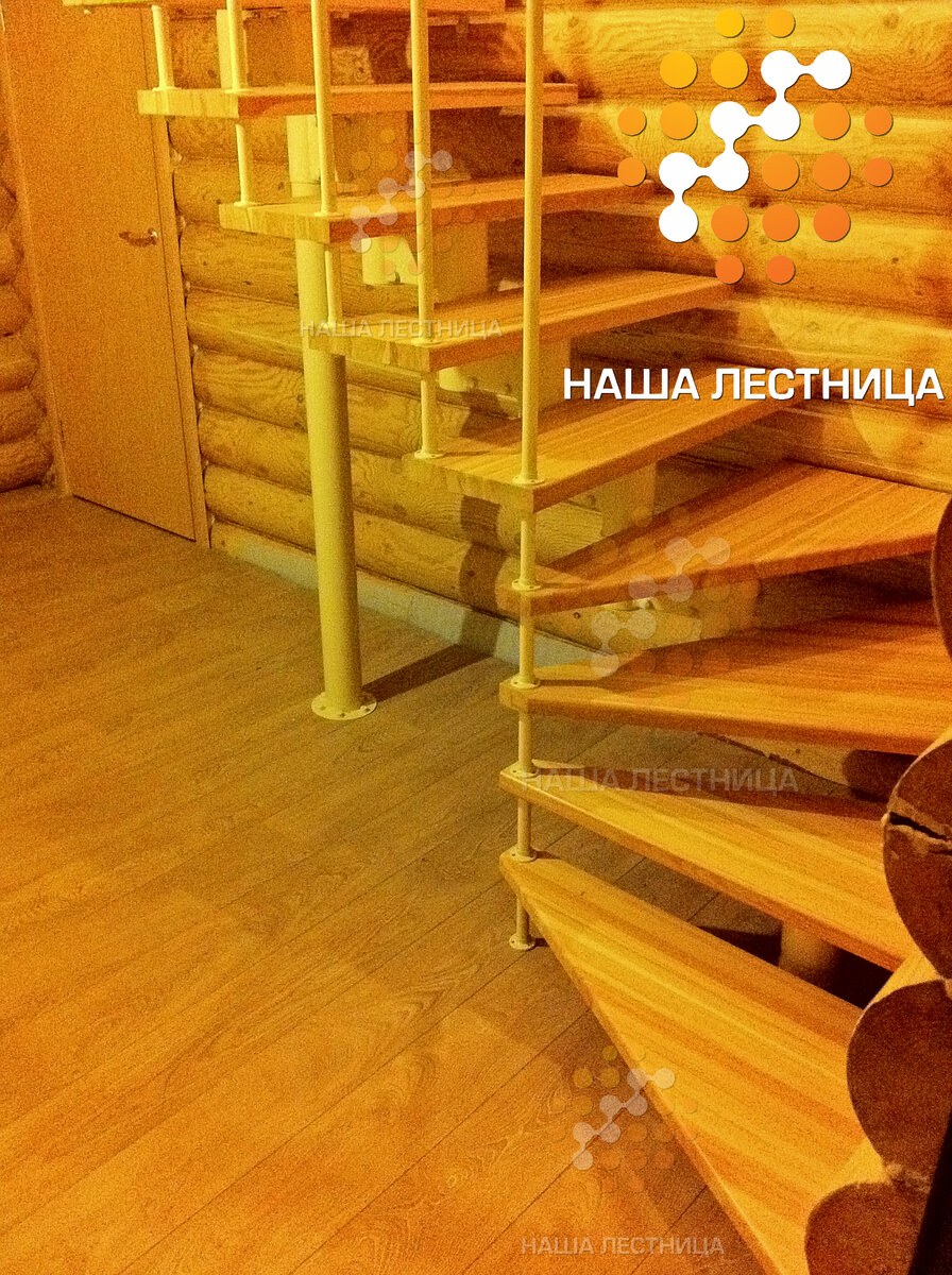 Лестница на второй этаж с поворотом на 90 с забежными ступенями