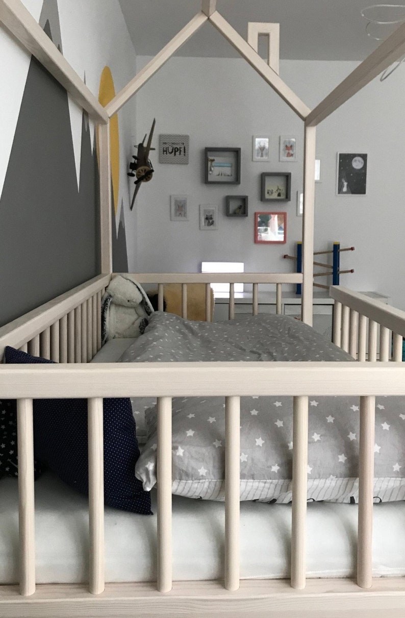 Кровать домик напольная Монтессори