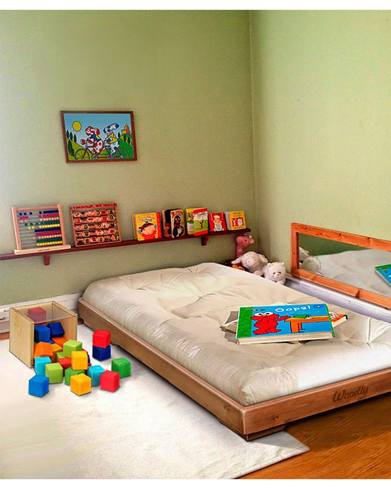 Низкая кровать для ребенка Монтессори