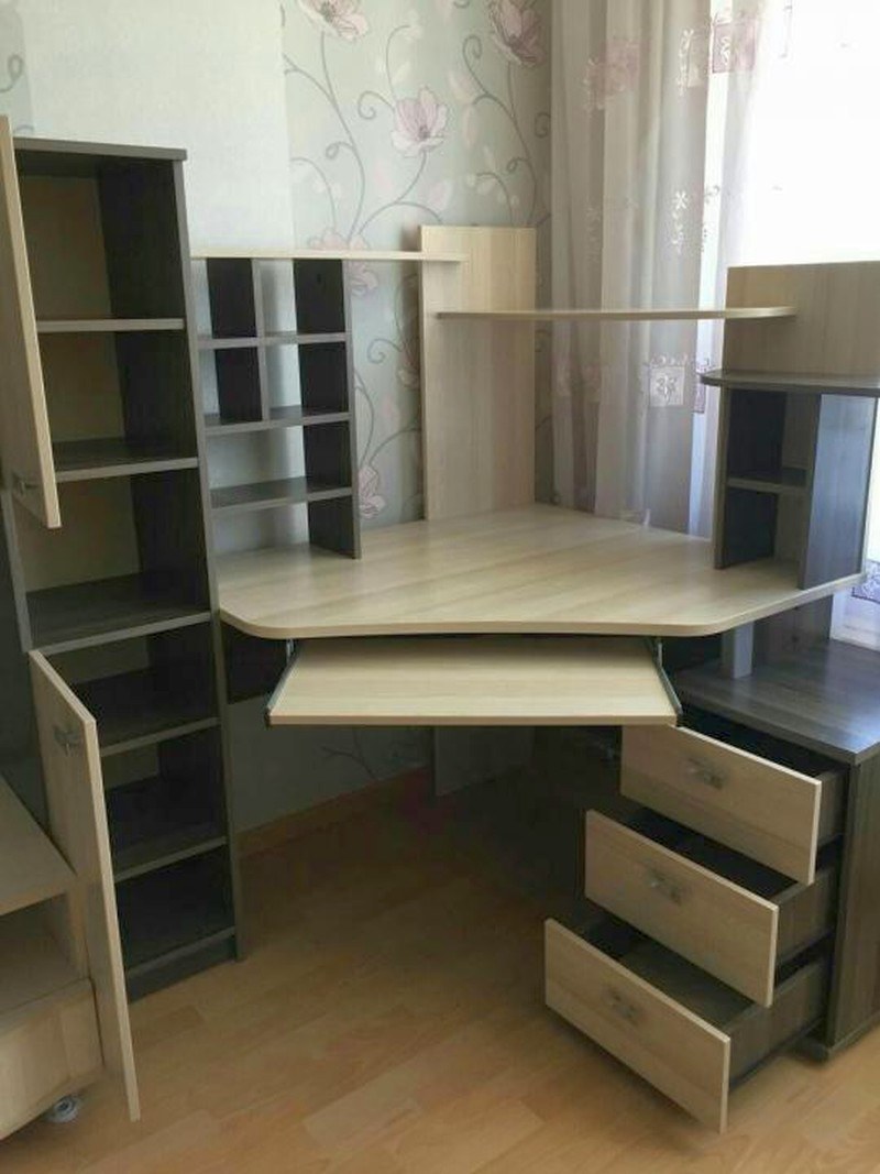 Угловой стол