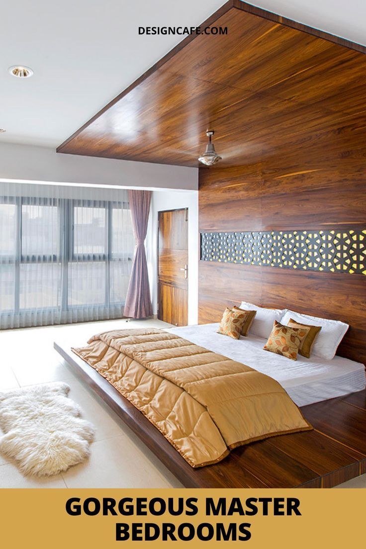 Спальня с деревянной отделкой