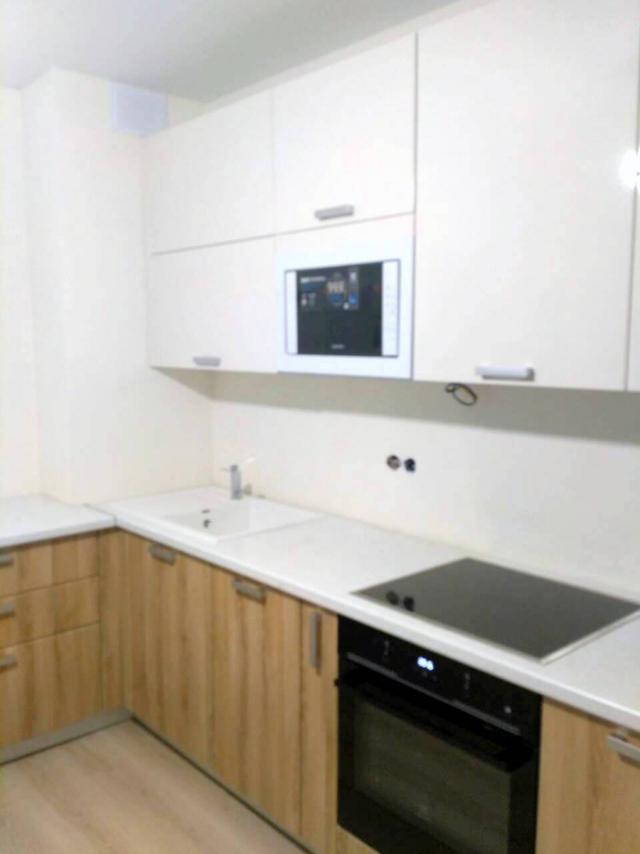 Кухня со столешницей мрамор марквина белый