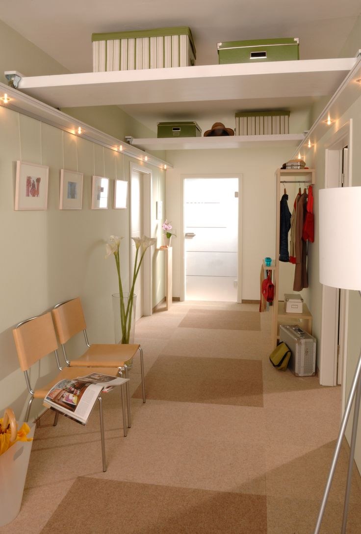 Полки под потолком