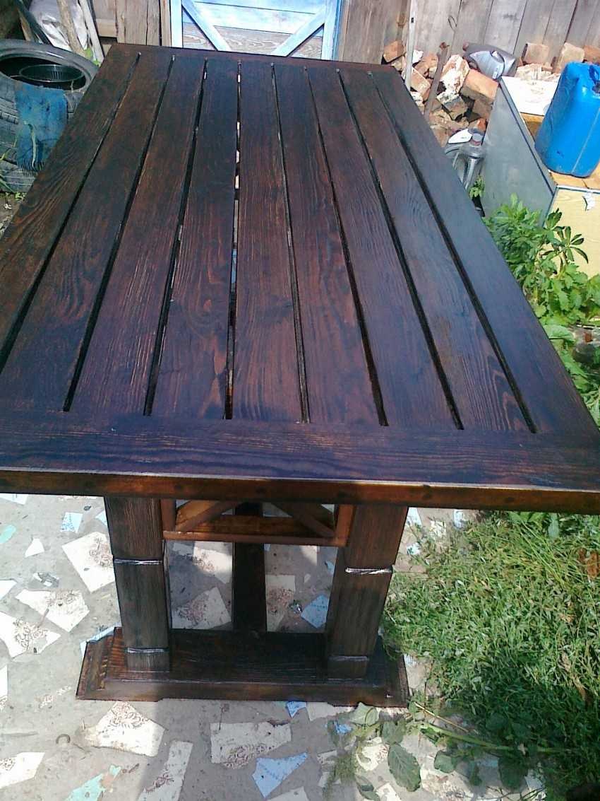 Стол деревянный